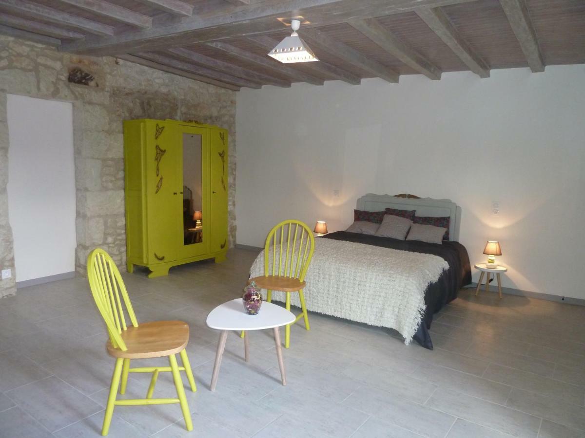 Les 3 Petits Cochons Le Bouchet (Vienne) Exterior foto